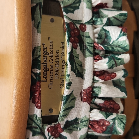 Longaberger Glad Tidings Basket - Picture 4 of 12